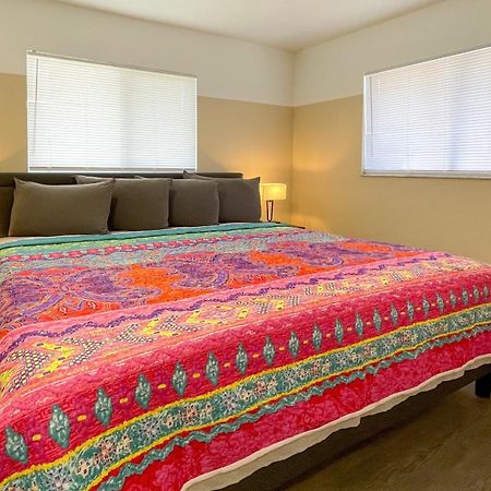 Lazy Cuckoo Inn - Sleek And Stylish Studio Apartments Fort Myers Beach Zewnętrze zdjęcie