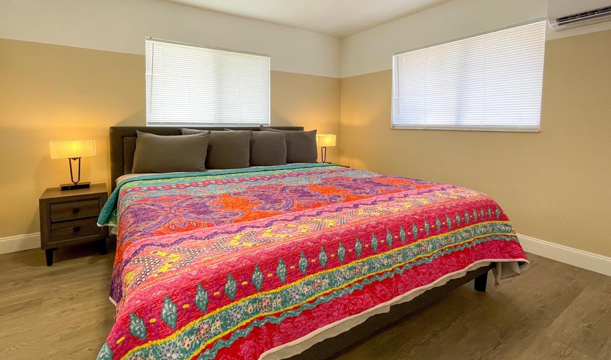 Lazy Cuckoo Inn - Sleek And Stylish Studio Apartments Fort Myers Beach Zewnętrze zdjęcie